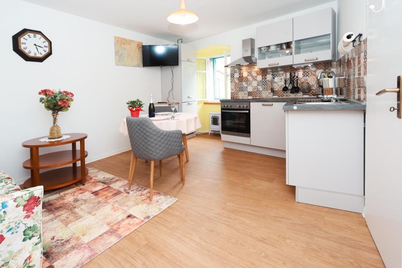 Apartmani Nad Voltun Kastav Ngoại thất bức ảnh