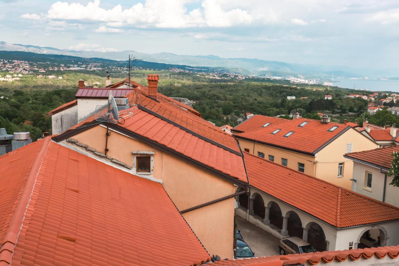 Apartmani Nad Voltun Kastav Ngoại thất bức ảnh